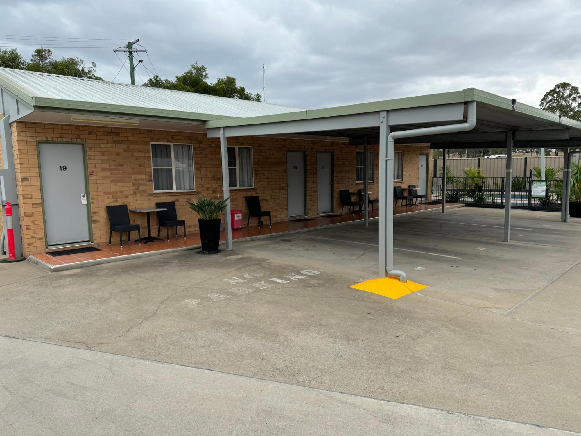 Raintree Motel Biloela Exteriör bild