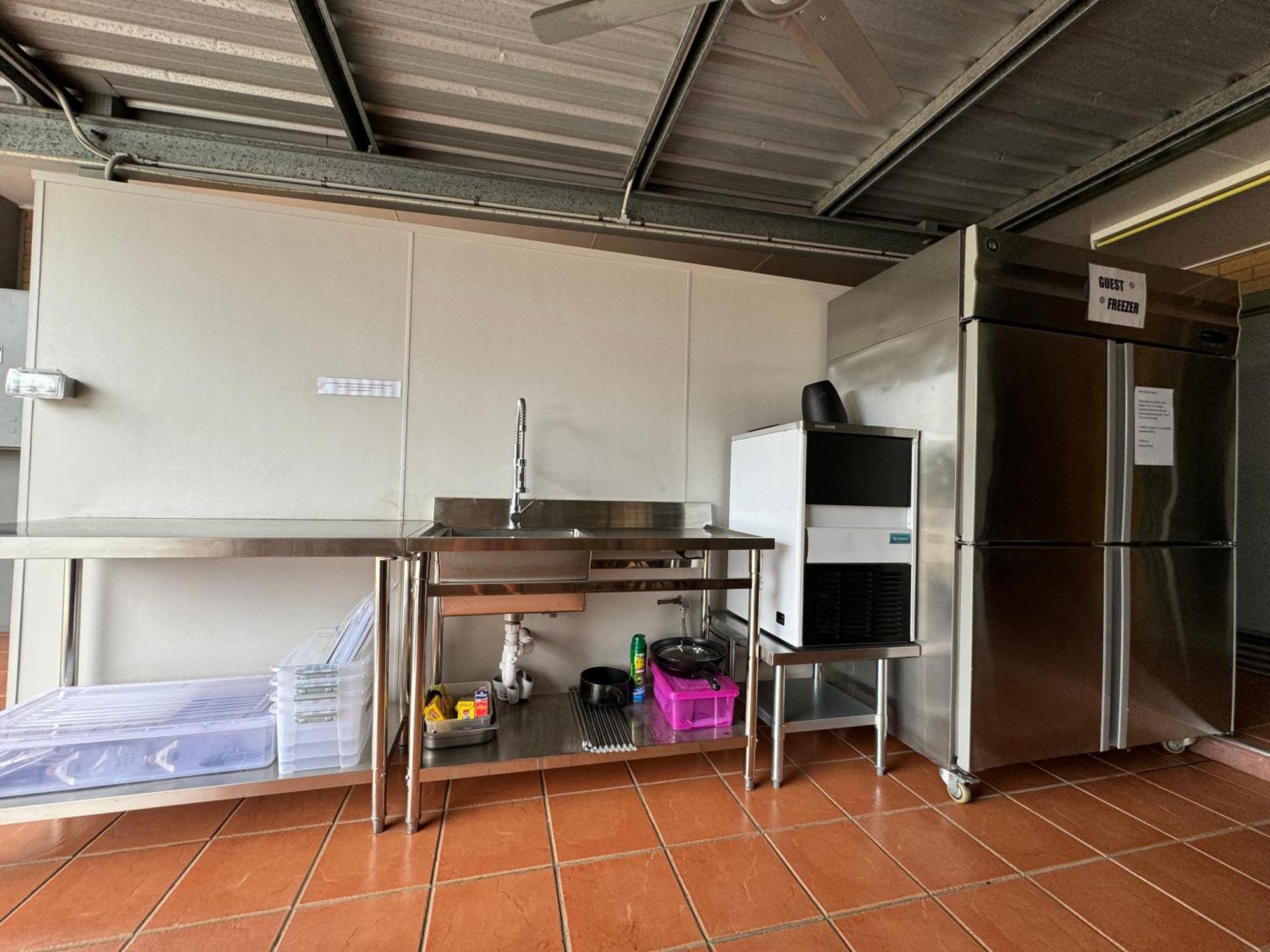 Raintree Motel Biloela Exteriör bild