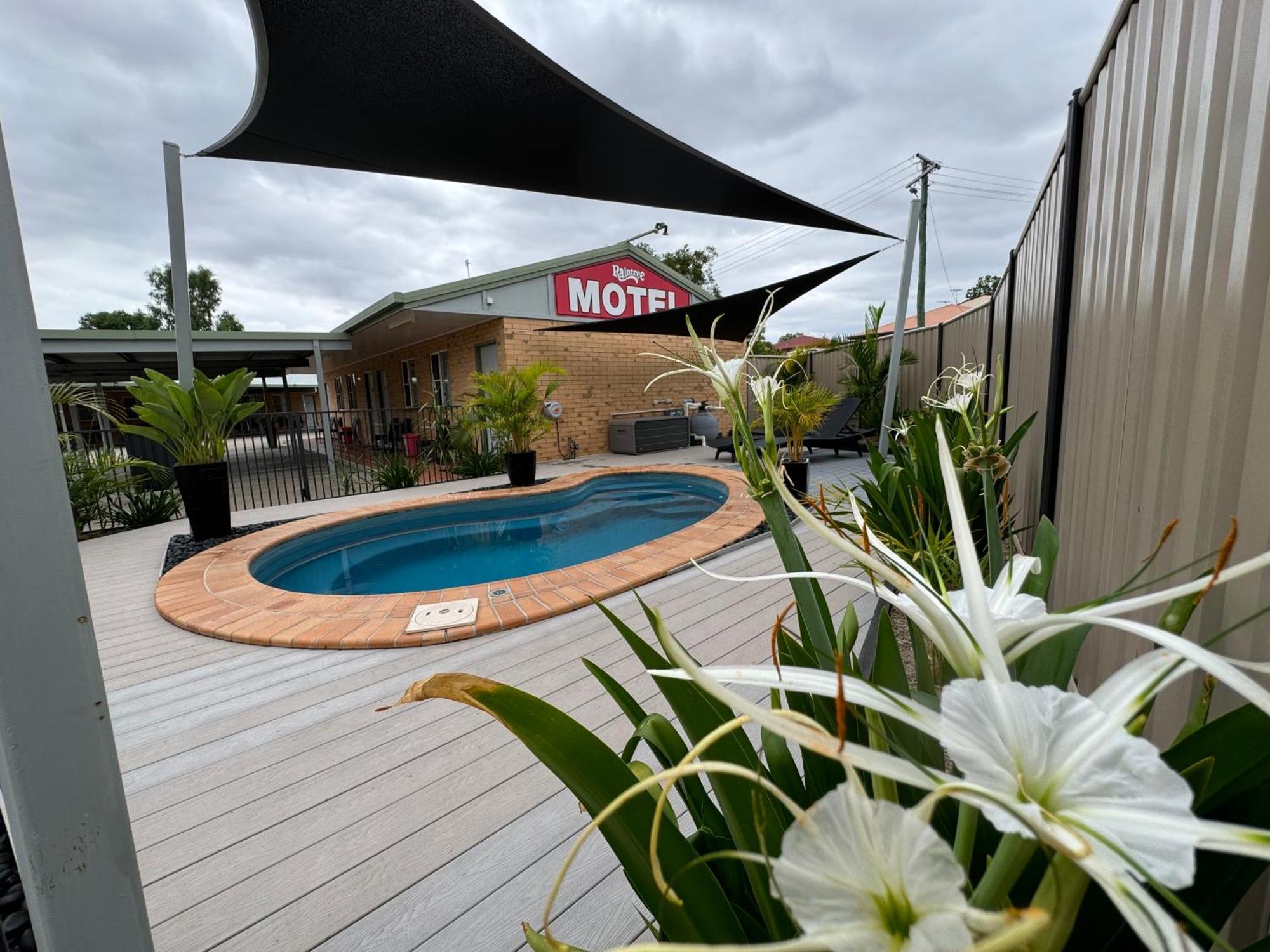 Raintree Motel Biloela Exteriör bild